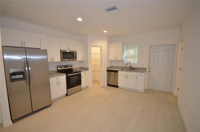 Building Photo - 3306 Bassie Ct