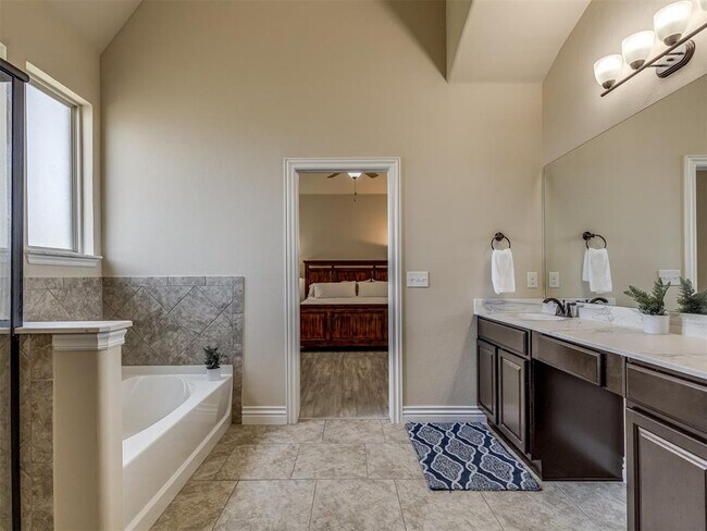 Building Photo - 2500 Cordgrass Ln