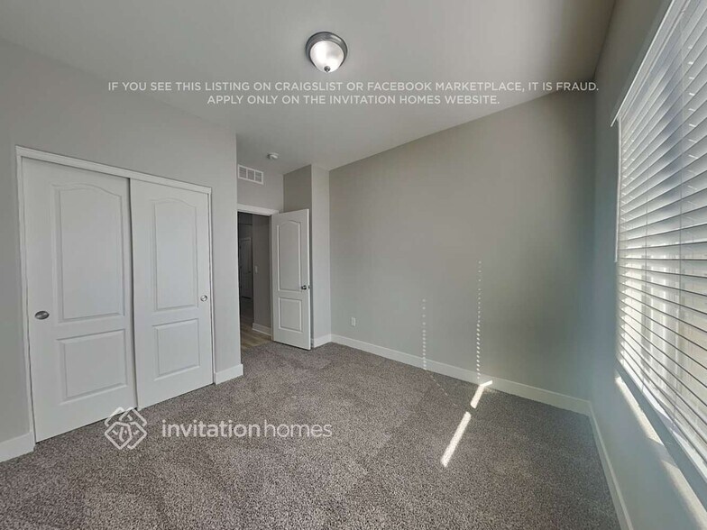 Building Photo - 583 Solano Dr