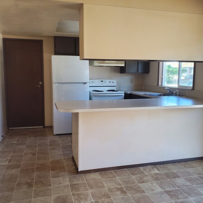 Building Photo - 206 E H St