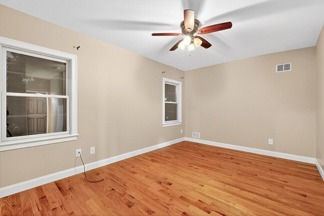 Building Photo - 213 Claremont Ave