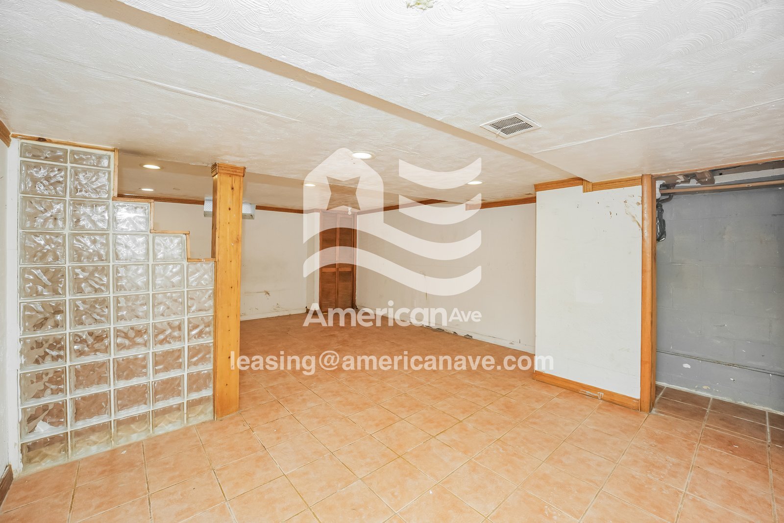 Building Photo - 4304 E 164th St