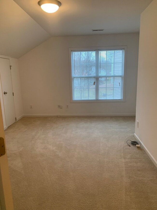 Building Photo - 3 Bedroom Rental on Cul-De-Sac!