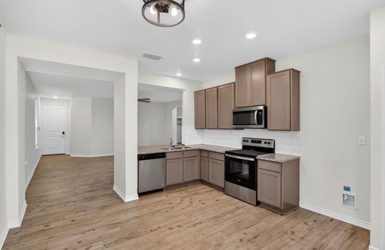 Building Photo - 223 W Granite Shrs Dr