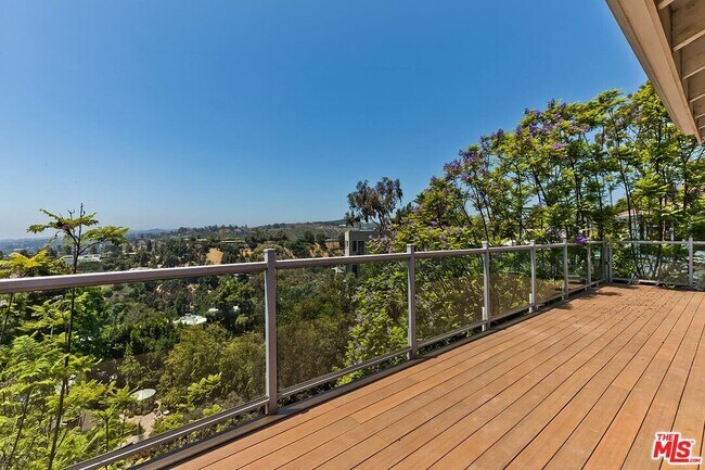 Building Photo - 9354 Claircrest Dr