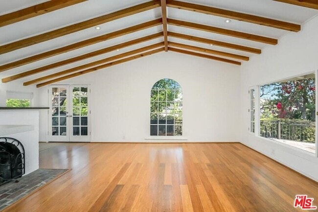 Building Photo - 2431 N Gower St