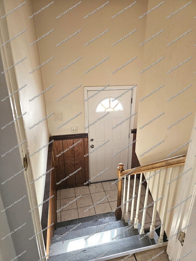 Building Photo - Three Bedroom Ranch located in Hobart!