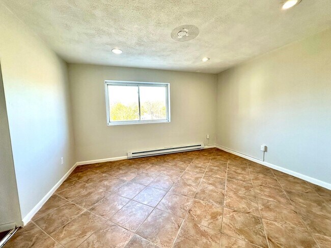 Building Photo - 26 Willis St