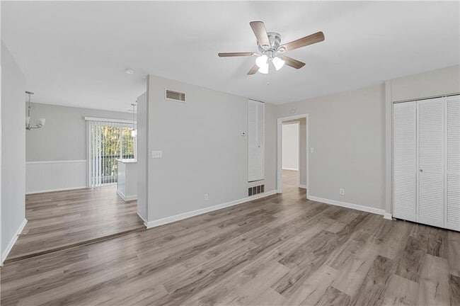 Building Photo - 2382 Peachwood Cir NE