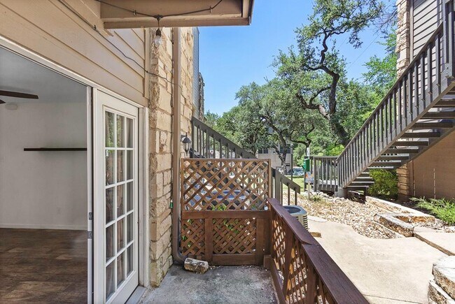 Building Photo - 3627 Menchaca Rd