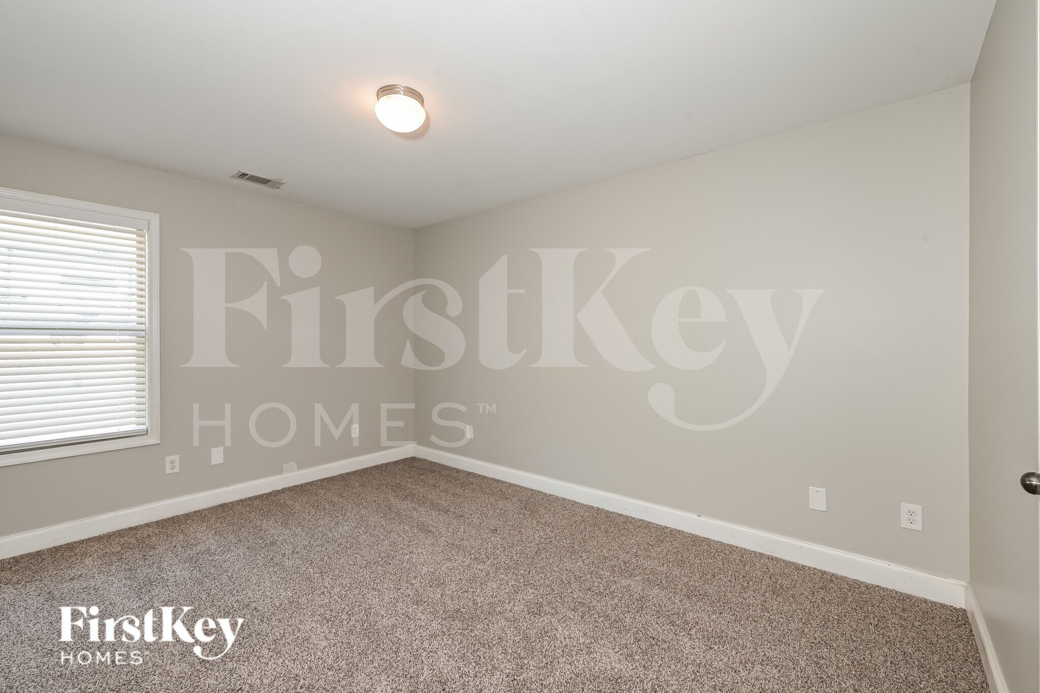 Building Photo - 660 Herring Rd