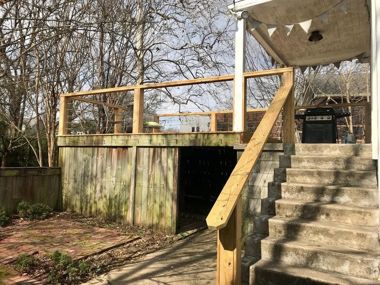 Building Photo - 1520 Riverside Dr