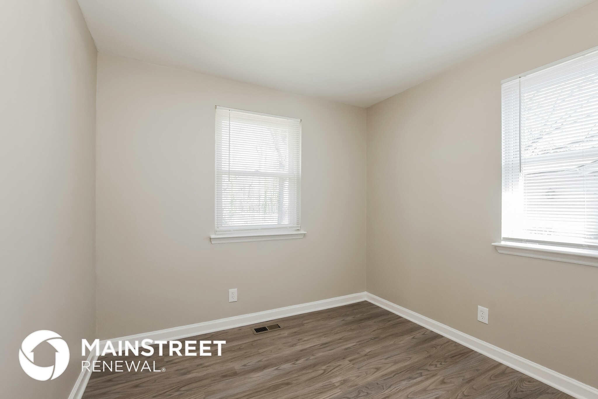 Building Photo - 1913 Finchley Dr