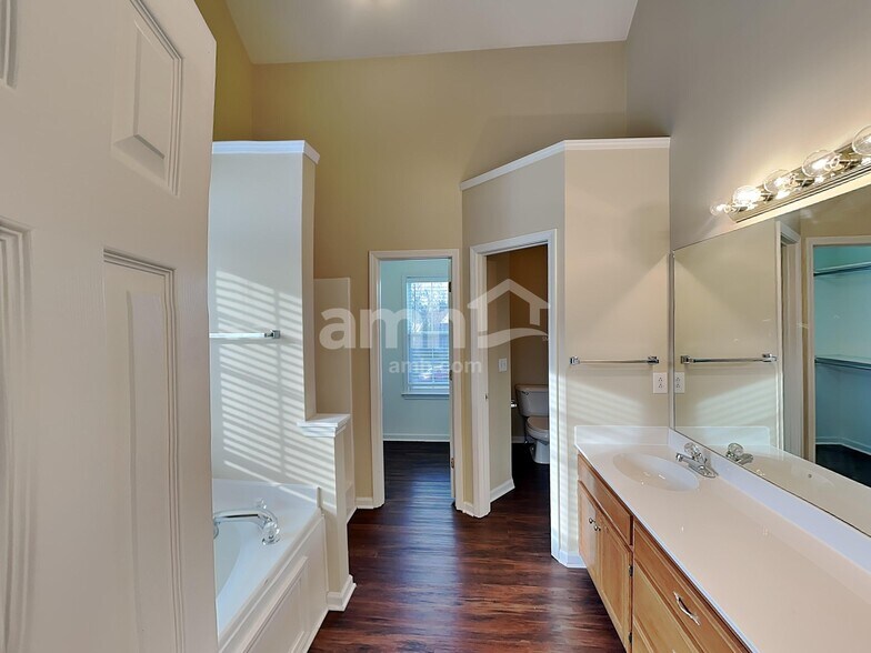 Building Photo - 1509 Beaufort Pl