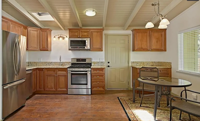 Building Photo - FOR CURRENT TENANTS AND HOUSEMATES ONLY Applications are limited to individuals affiliated with t...