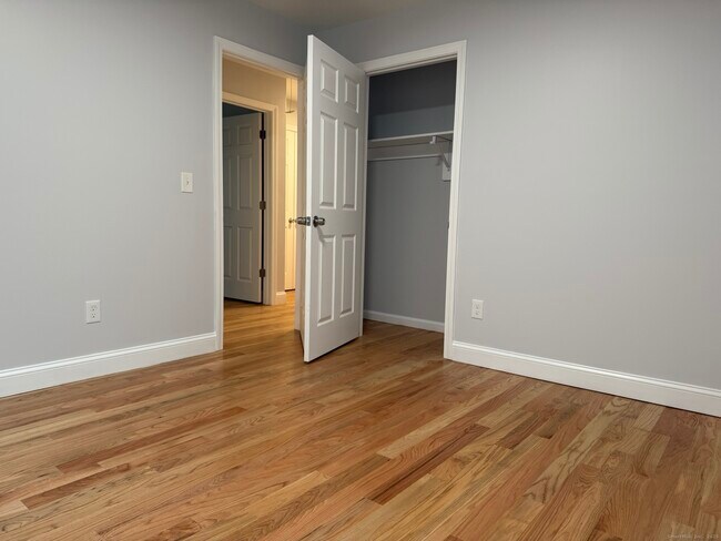 Building Photo - 755 Hart St