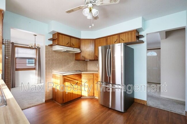 Building Photo - 3300 Bel Aire Rd