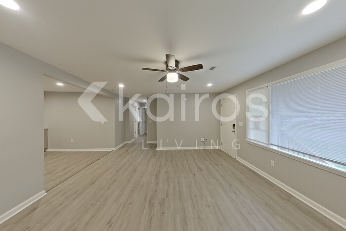 Building Photo - 1309 18th Ave N