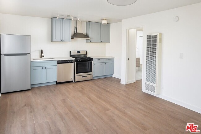 Primary Photo - 5952 Benner St