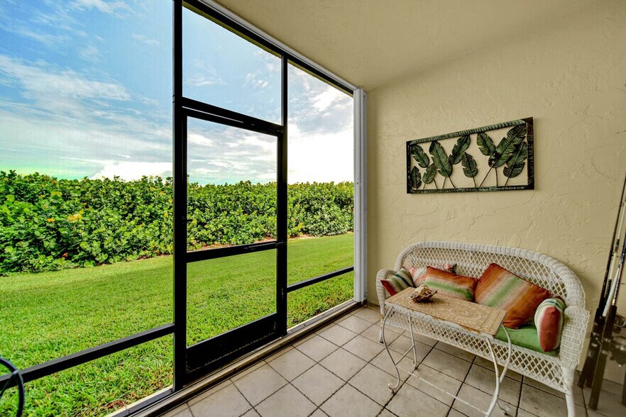 Building Photo - 7601 S Ocean Dr