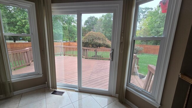 Building Photo - 1 Lenape Ln