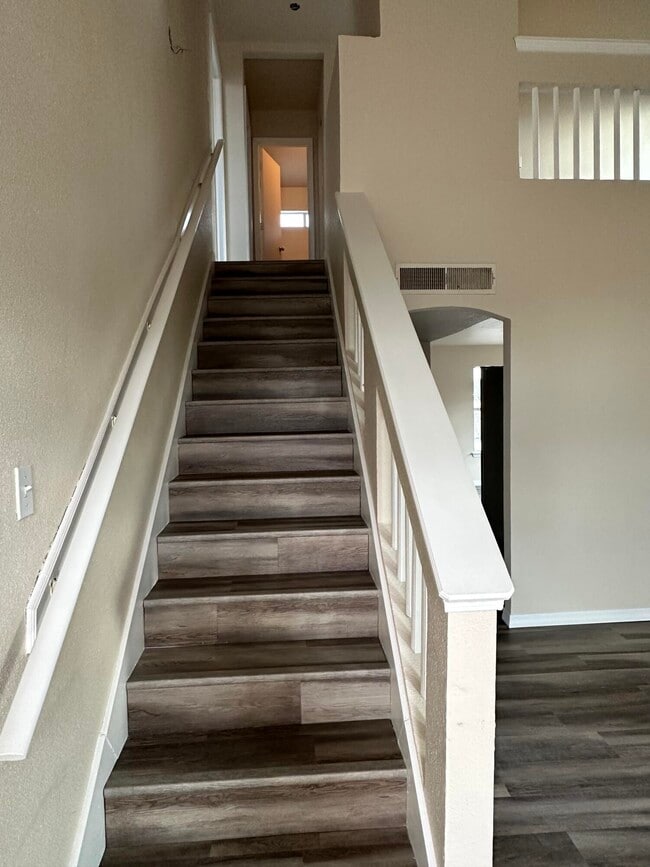 Building Photo - 760 Desert Ash Dr