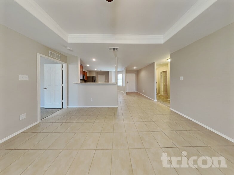 Building Photo - 6032 Fantail Dr