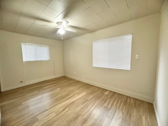 Building Photo - **Reserve for SUMMER 2026** Large house close to CSUC