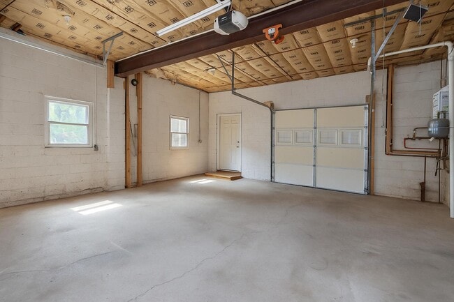 Building Photo - 5113 Cedarvale Rd