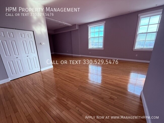 Building Photo - 2404 Prospect Ave E