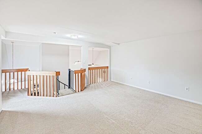 Building Photo - 35 Foxtail Ct