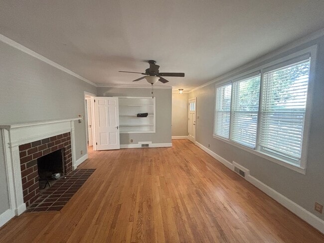 Building Photo - Forest Acres 3 Bedroom 2 Bath