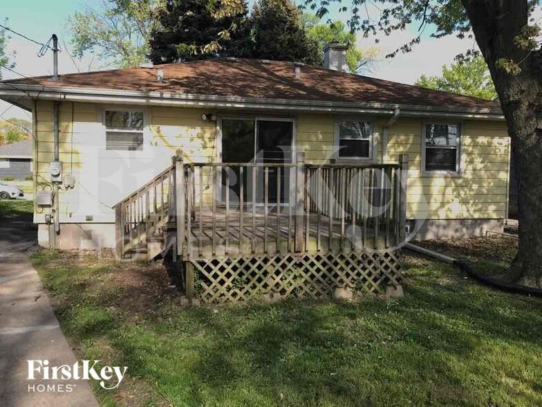 Building Photo - 17422 Community St