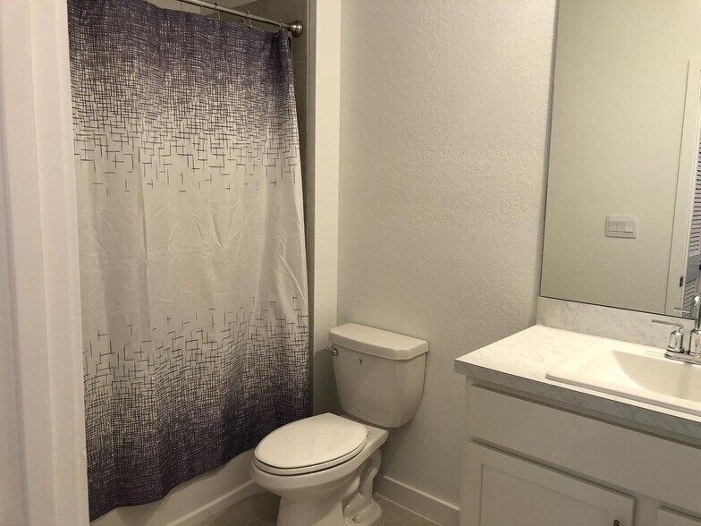 Building Photo - 939 NW 3rd Ter