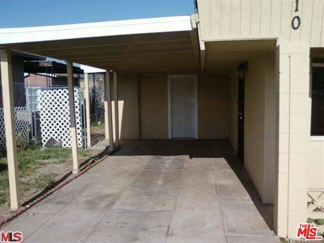 Building Photo - 310 N Cherry St