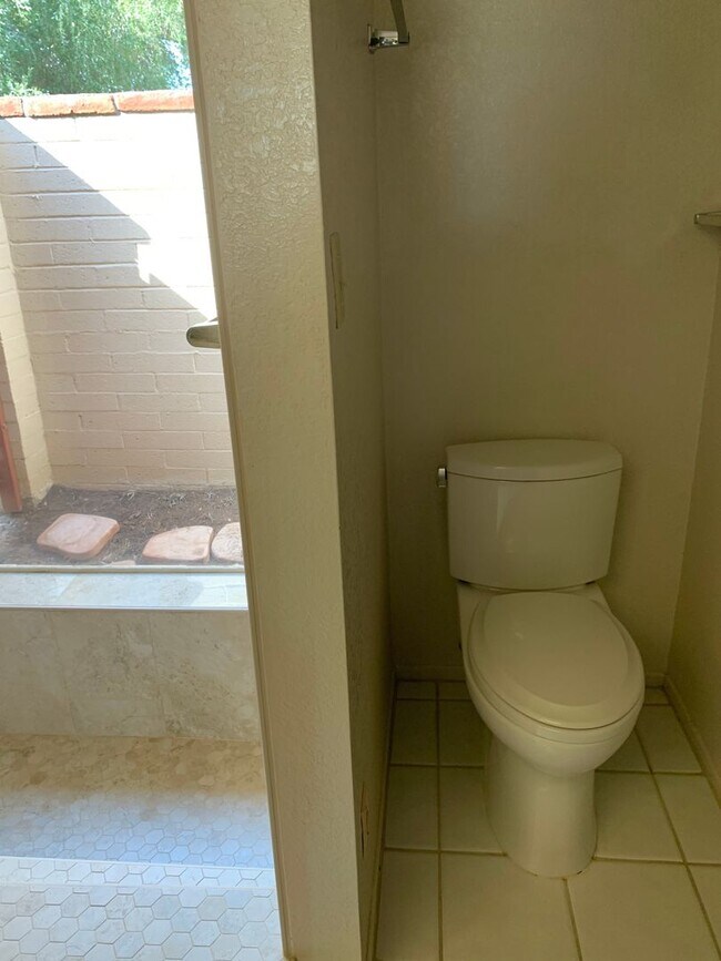 Building Photo - COMING SOON! Spacious 3 Bed 2 Bath Home w/ Private Pool!