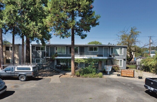 Building Photo - 1005 W 7th Ave