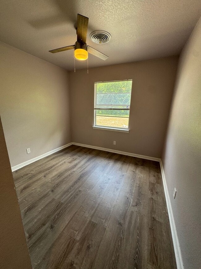 Building Photo - 3-Bedroom House for Rent in Killeen, TX