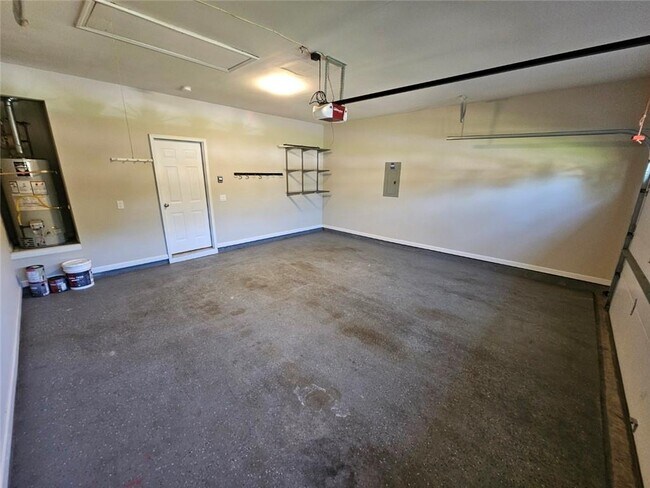 Building Photo - 1550 Argonne Ln