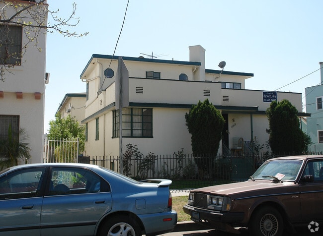 Building Photo - 4412 E Lockwood Ave