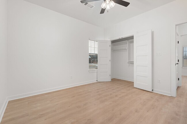 Building Photo - !Abbington Subdivision! $1000 MOVE IN SPECIAL