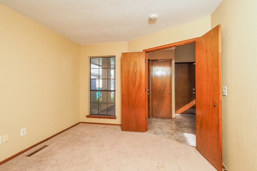 Building Photo - 7728 Doris Dr