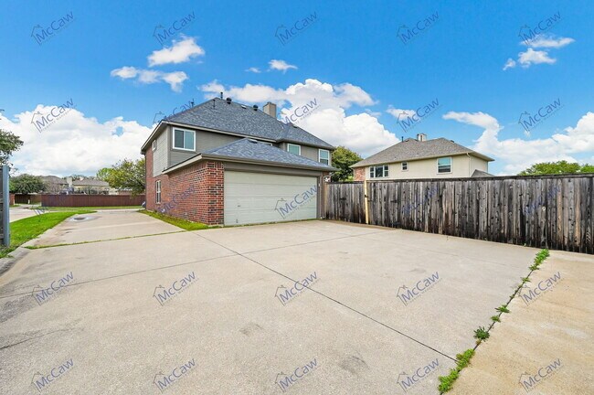 Building Photo - 608 Vasey Oak Dr
