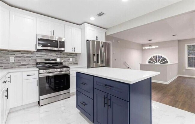 Building Photo - 934 Bay Ridge Dr