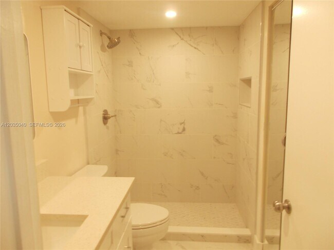 Building Photo - 1400 SW 124th Terrace