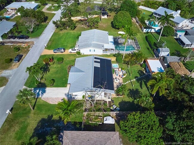 Building Photo - 4780 SE Bayshore Terrace