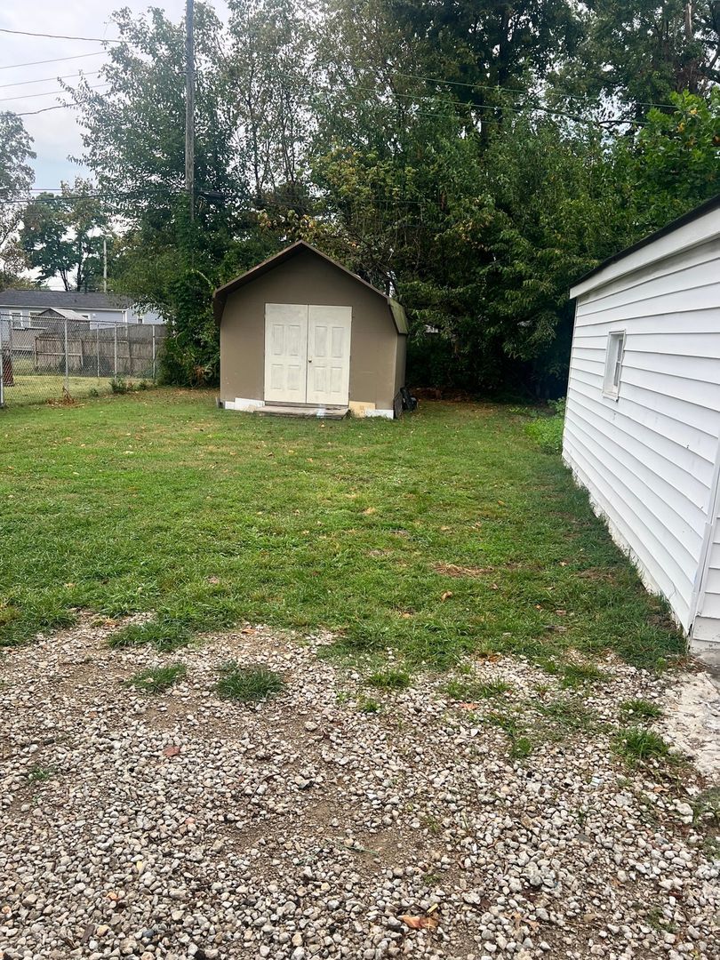 Building Photo - 1015 W Indian Trail