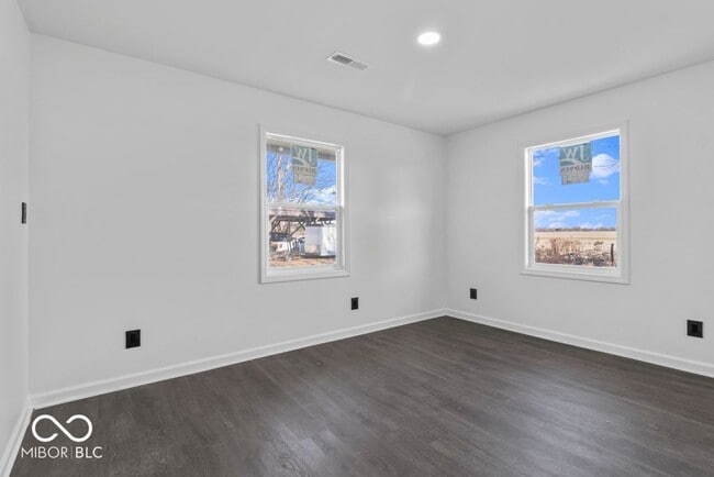 Building Photo - 804 S Albany St