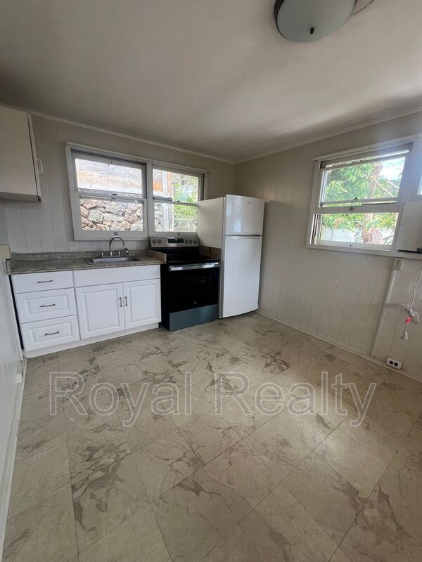 Building Photo - 3834 Anuhea St