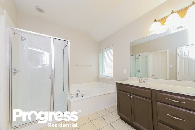 Building Photo - 1021 Comfort Dr